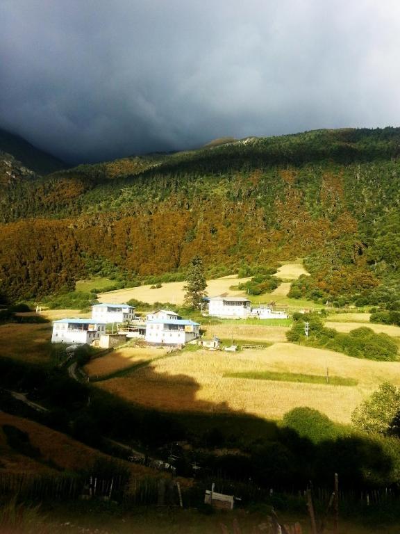 Songtsam Meili Lodge Deqen Buitenkant foto